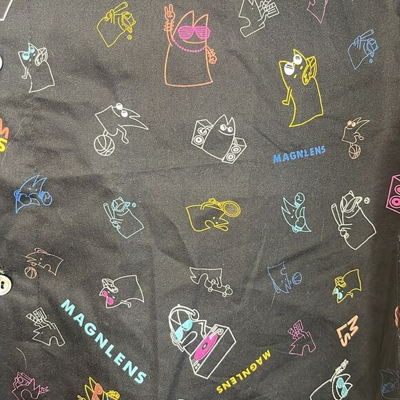 Men’s Short Sleeve Black Printed Button Down Shirt by Magnlens size Medium NWT - Picture 2 of 11